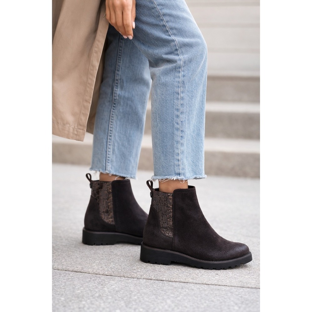 Donald Pliner Brown Suede Leather Boots Women's 8M Clover